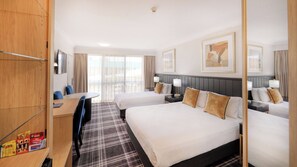 Family Suite, 2 Bedrooms, Non Smoking, Balcony (Family Unit) | Coffee and/or coffee maker