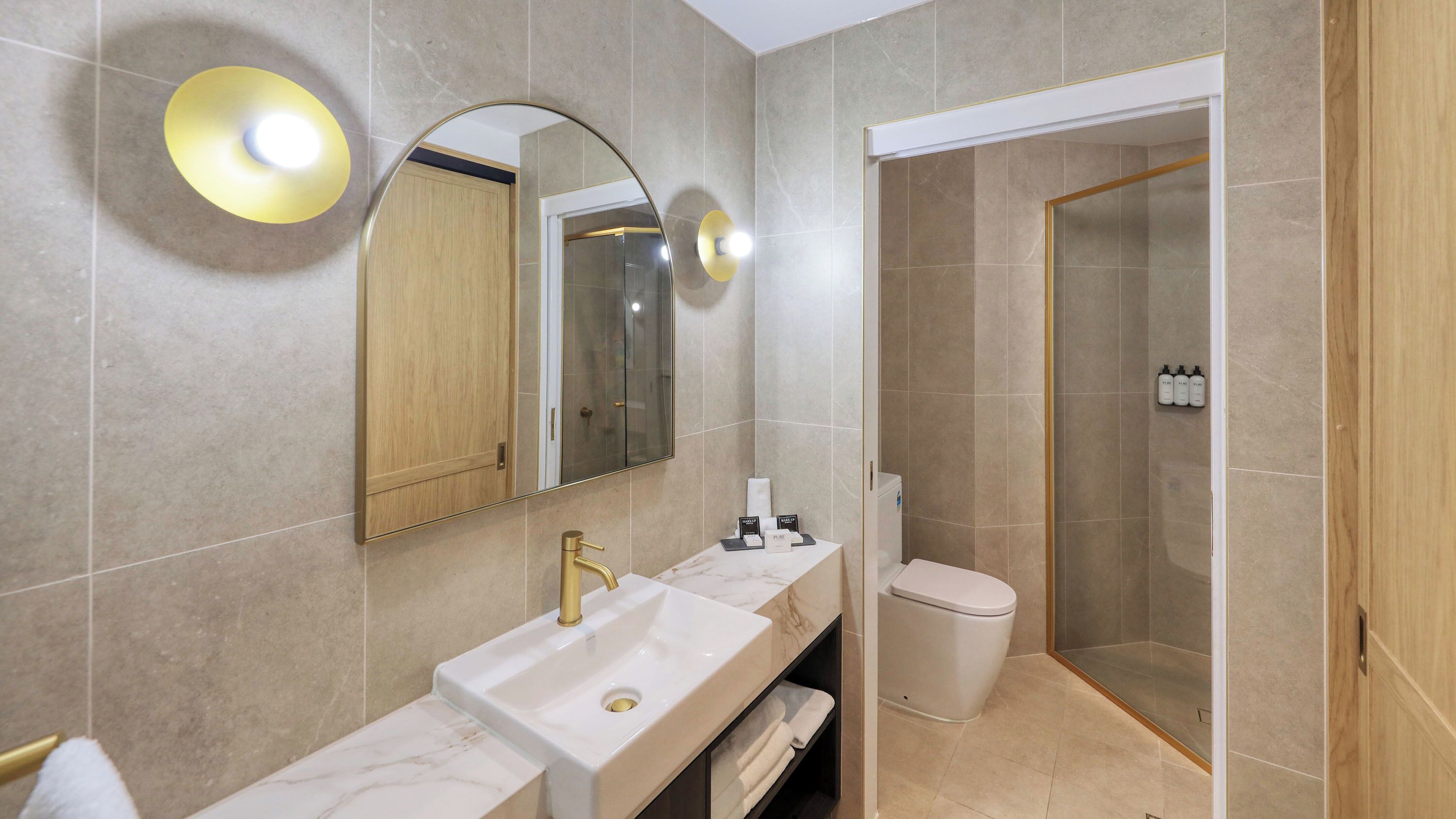Family Suite, 2 Bedrooms, Non Smoking, Balcony (Family Unit) | Bathroom