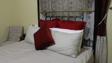 Desk, laptop workspace, iron/ironing board, free WiFi