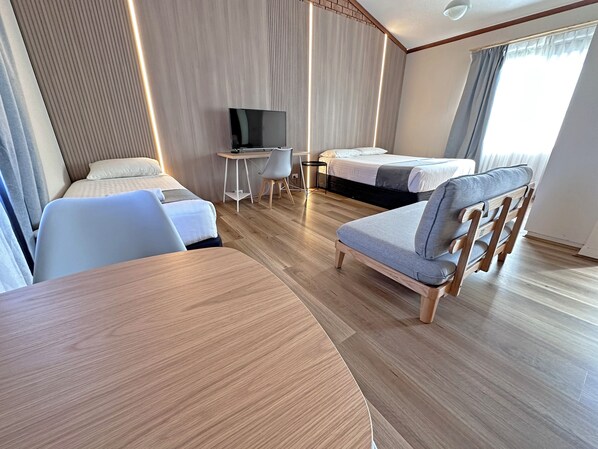 Deluxe Studio | Iron/ironing board, free WiFi, bed sheets