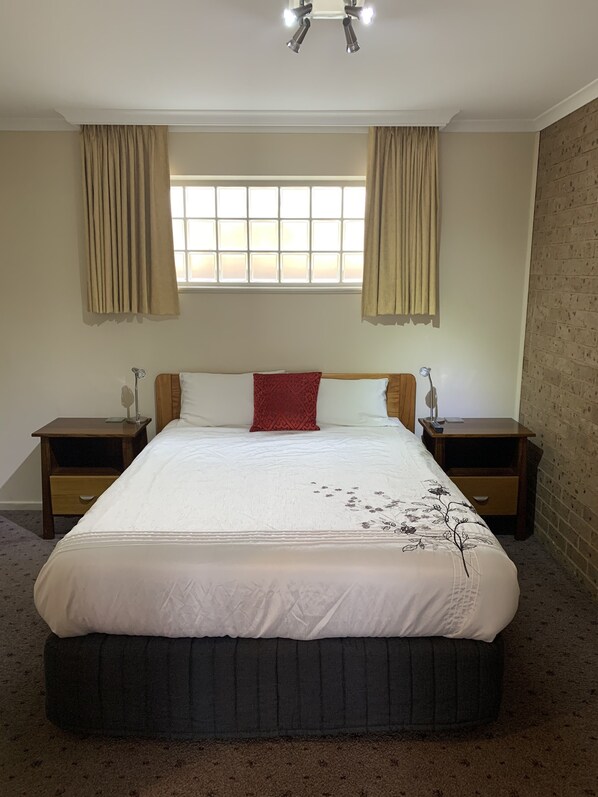 Standard Room, Non Smoking, Refrigerator (Queen suite) | Egyptian cotton sheets, premium bedding, down duvets, pillow-top beds