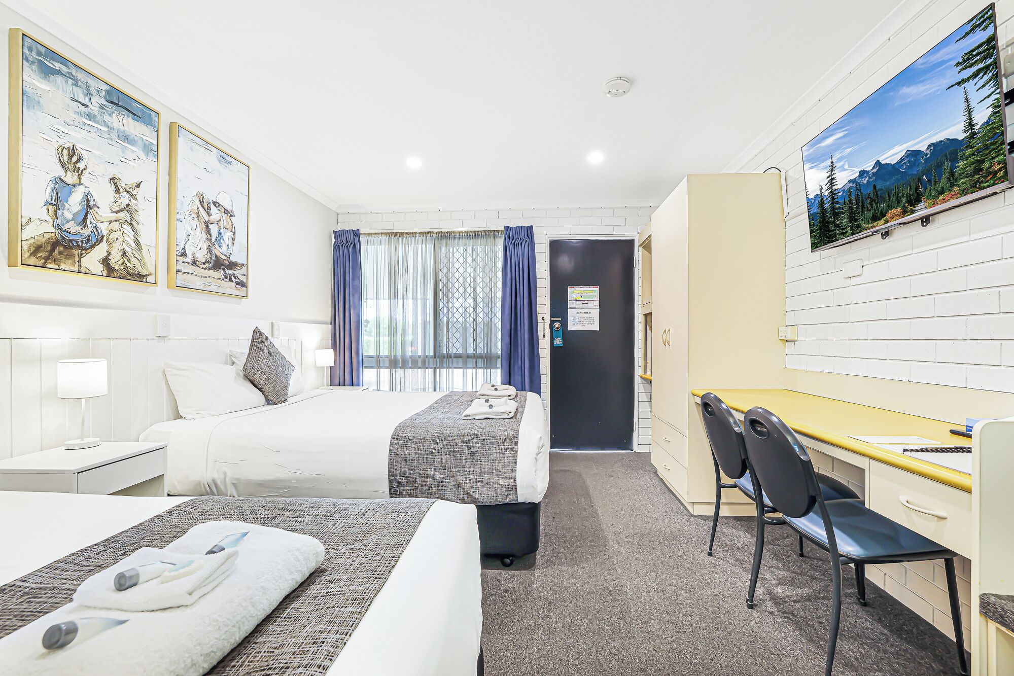 Standard Twin Room | Desk, iron/ironing board, free WiFi, bed sheets