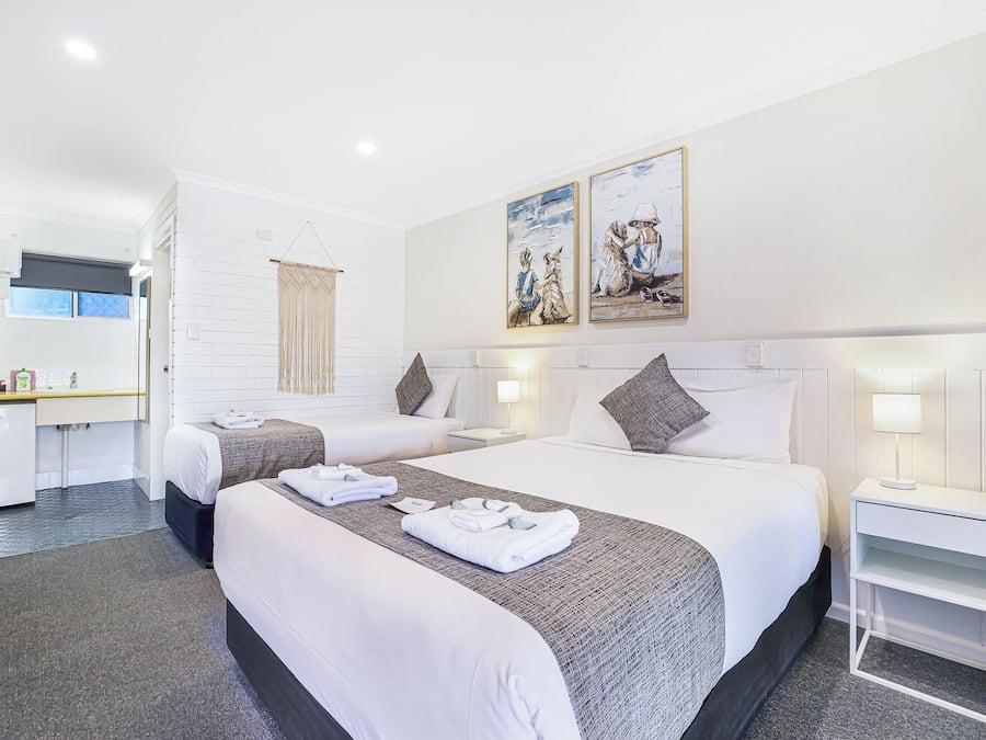 Phòng 2 giường đơn Tiêu chuẩn | Bàn, bàn ủi/dụng cụ ủi quần áo, truy cập Internet không dây miễn phí