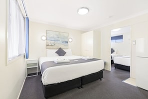 Standard Family Room (4ppl) | Desk, laptop workspace, iron/ironing board, free WiFi - Acacia Motor Inn (Bundaberg West)