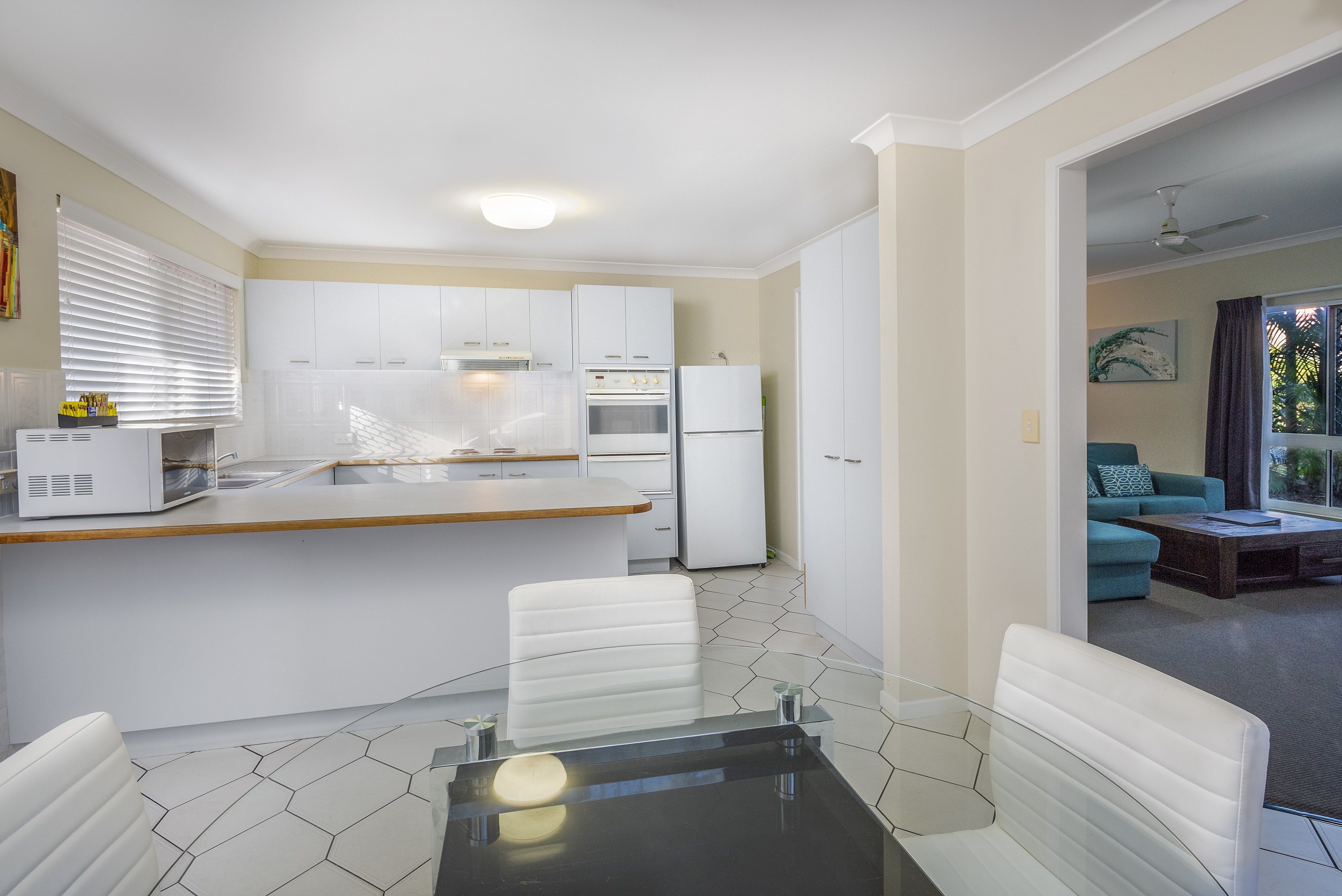 3 bedroom town house | private kitchen | coffee/tea maker