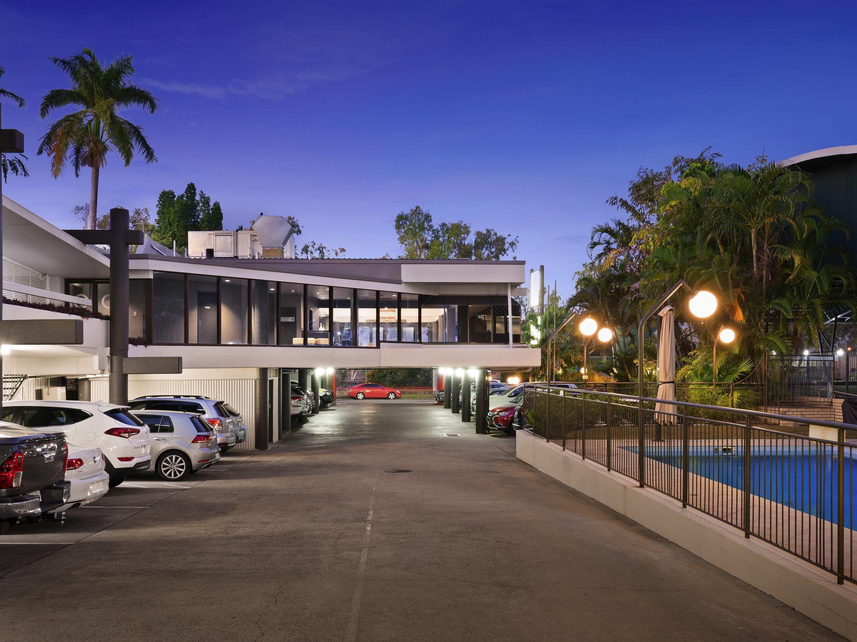 Camera Standard, 1 letto queen | Materassi a doppio strato, una cassaforte in camera, una scrivania