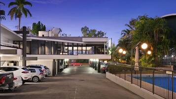 Standard Room, 1 Queen Bed