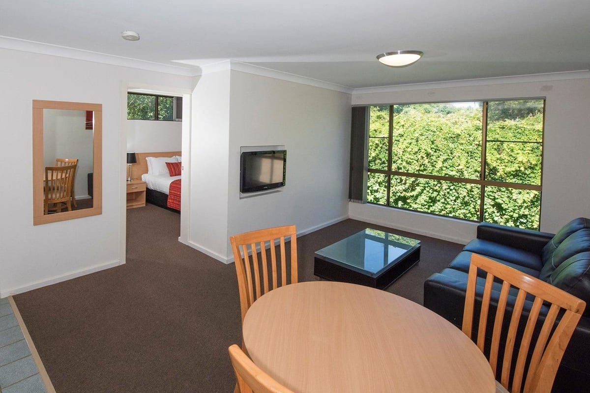 suite, multiple beds, non smoking | premium bedding, pillow-top beds, minibar, in-room safe