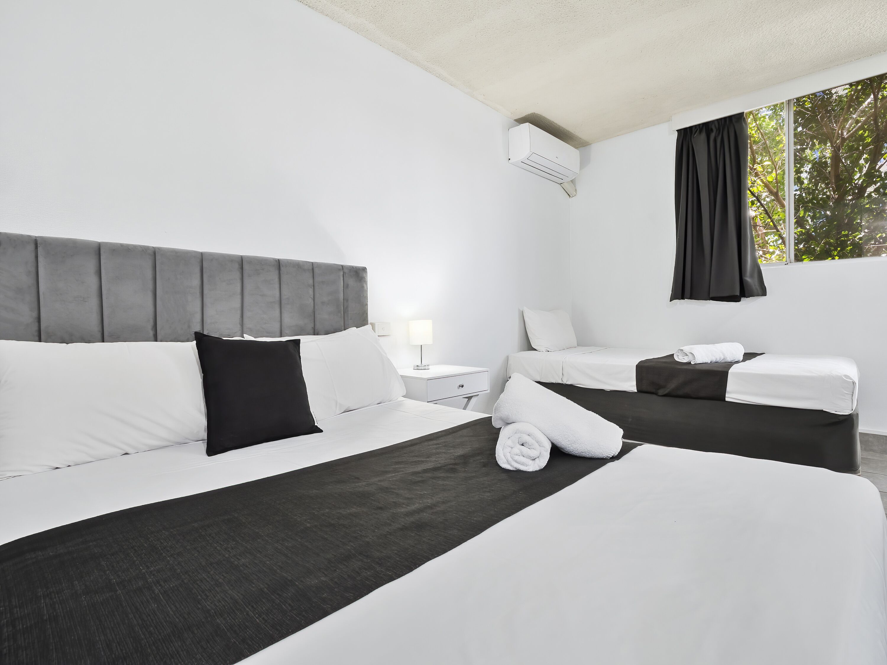 twin room (no pets) | in-room safe, iron/ironing board, free wifi, bed sheets