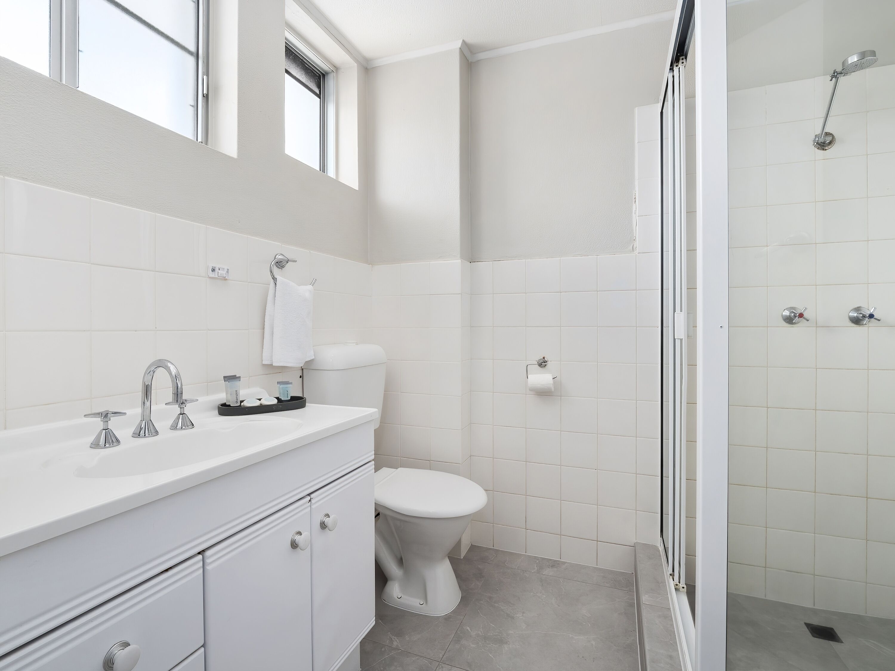 family room (no pets) | bathroom | free toiletries, hair dryer, towels