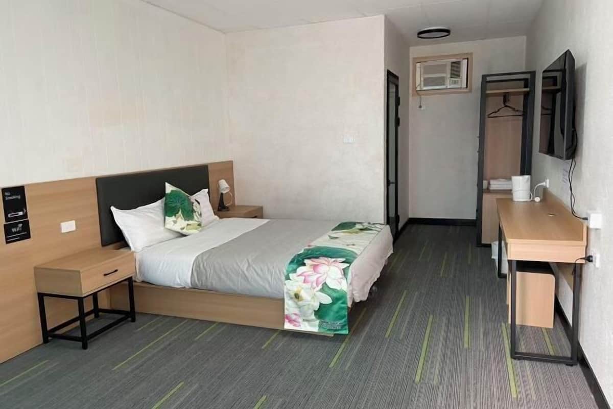 Desk, blackout drapes, iron/ironing board, free WiFi