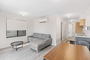 Roupas de cama premium, ferros/tábuas de passar roupa, Wi-Fi de cortesia