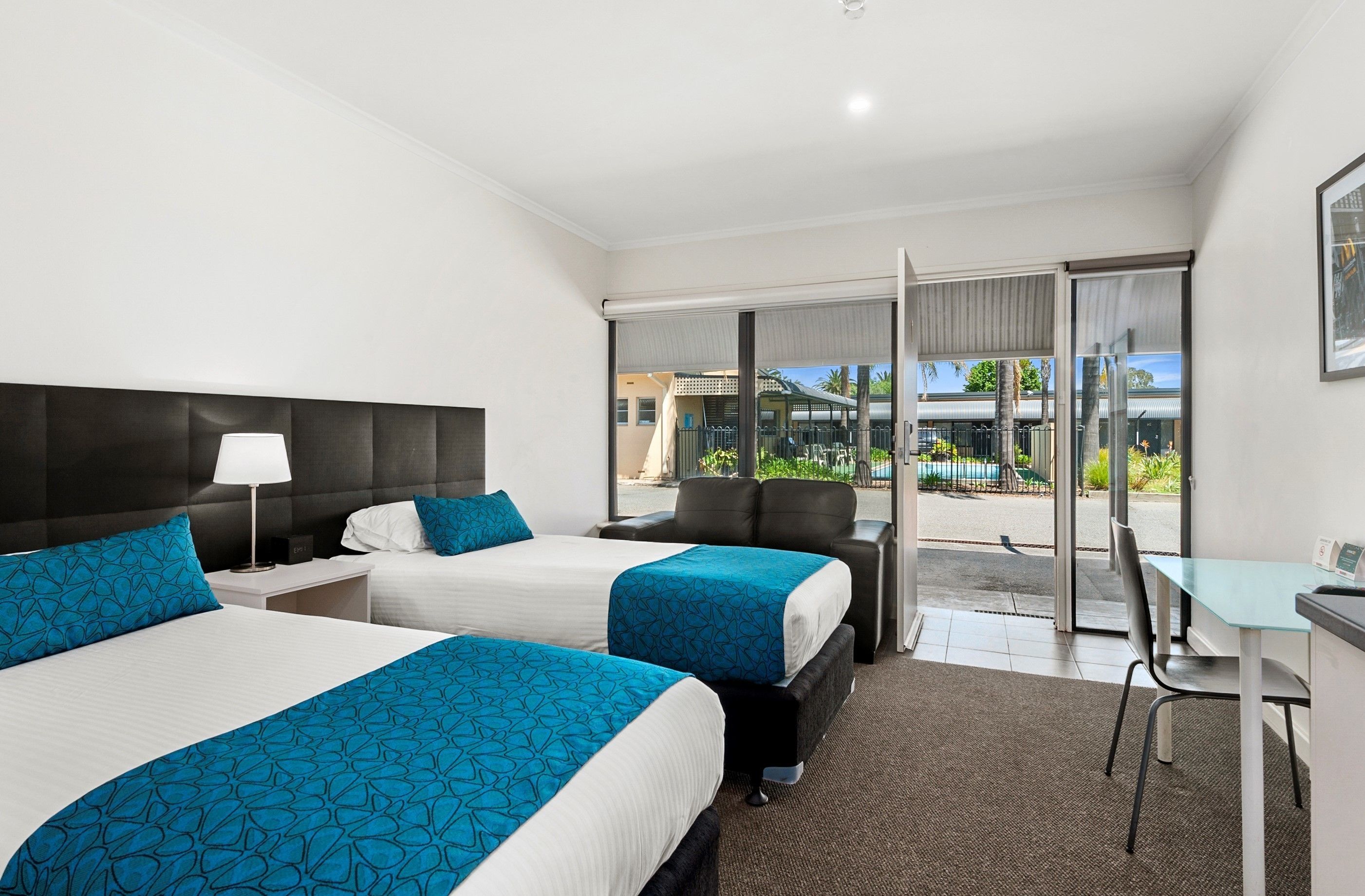 Deluxe Twin Room, 2 Twin Beds | Premium bedding, iron/ironing board, free WiFi, bed sheets
