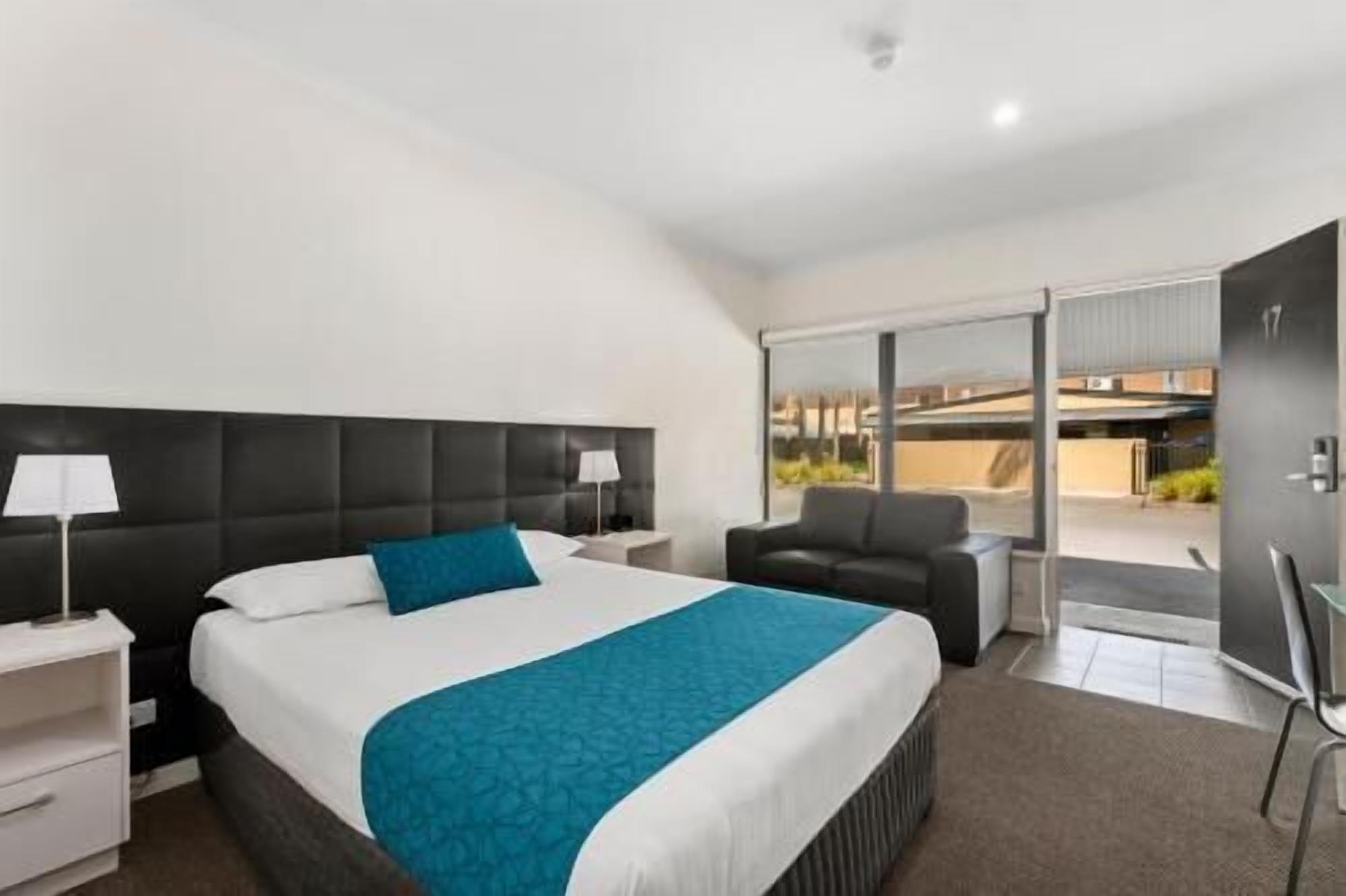 Premium bedding, iron/ironing board, free WiFi, bed sheets