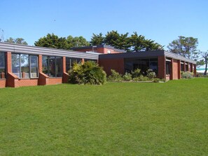 Property grounds - Kingston Lobster Motel (Rosetown)