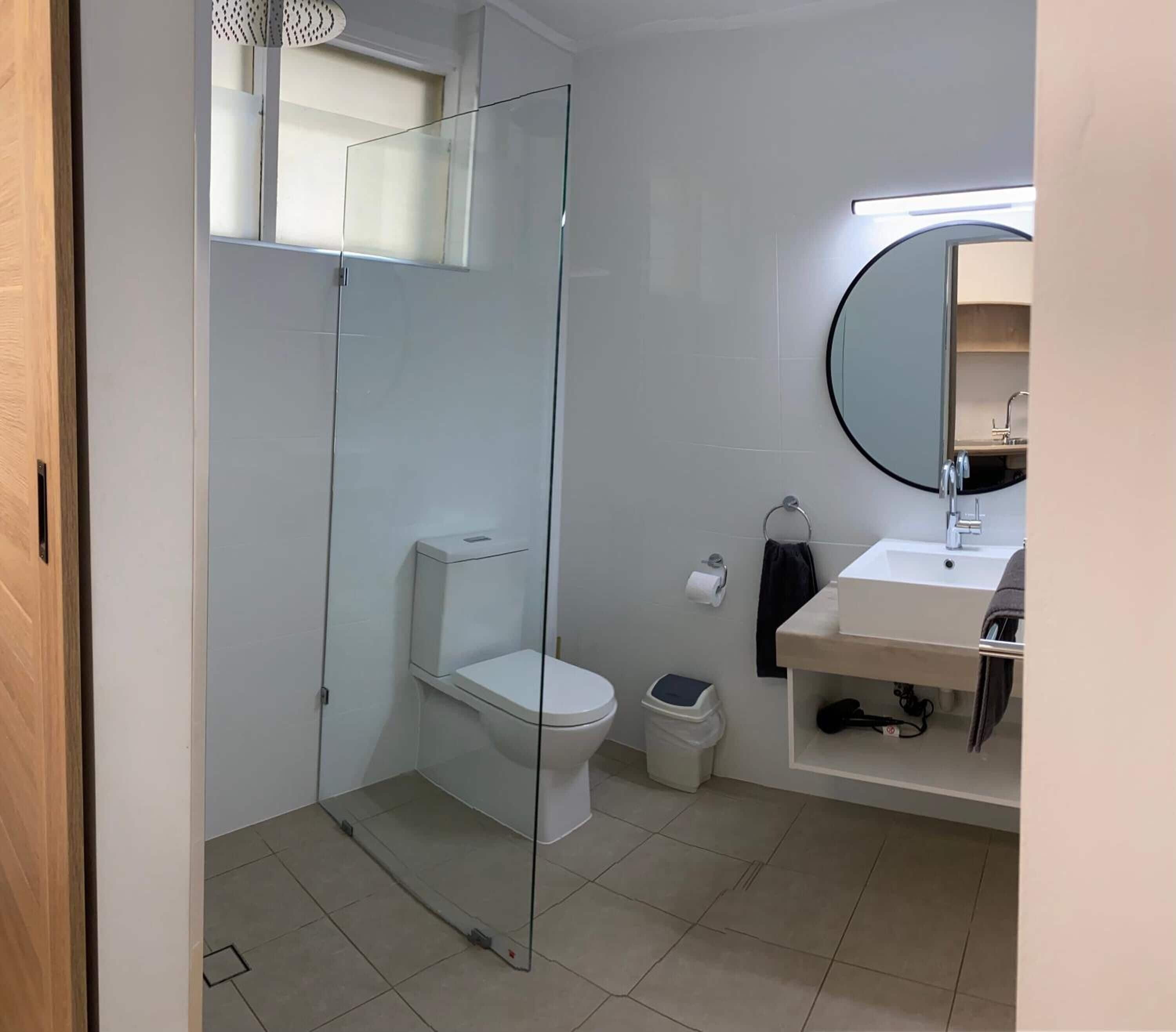 Shower, free toiletries, hair dryer, towels