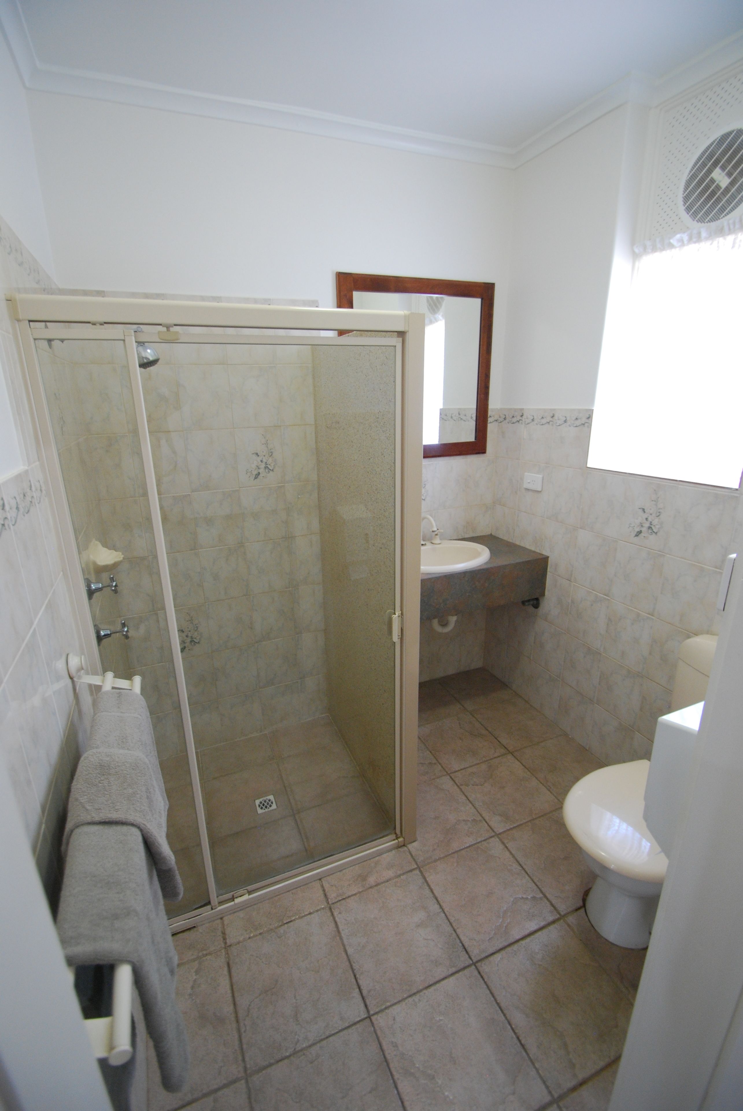 shower, free toiletries, hair dryer, towels