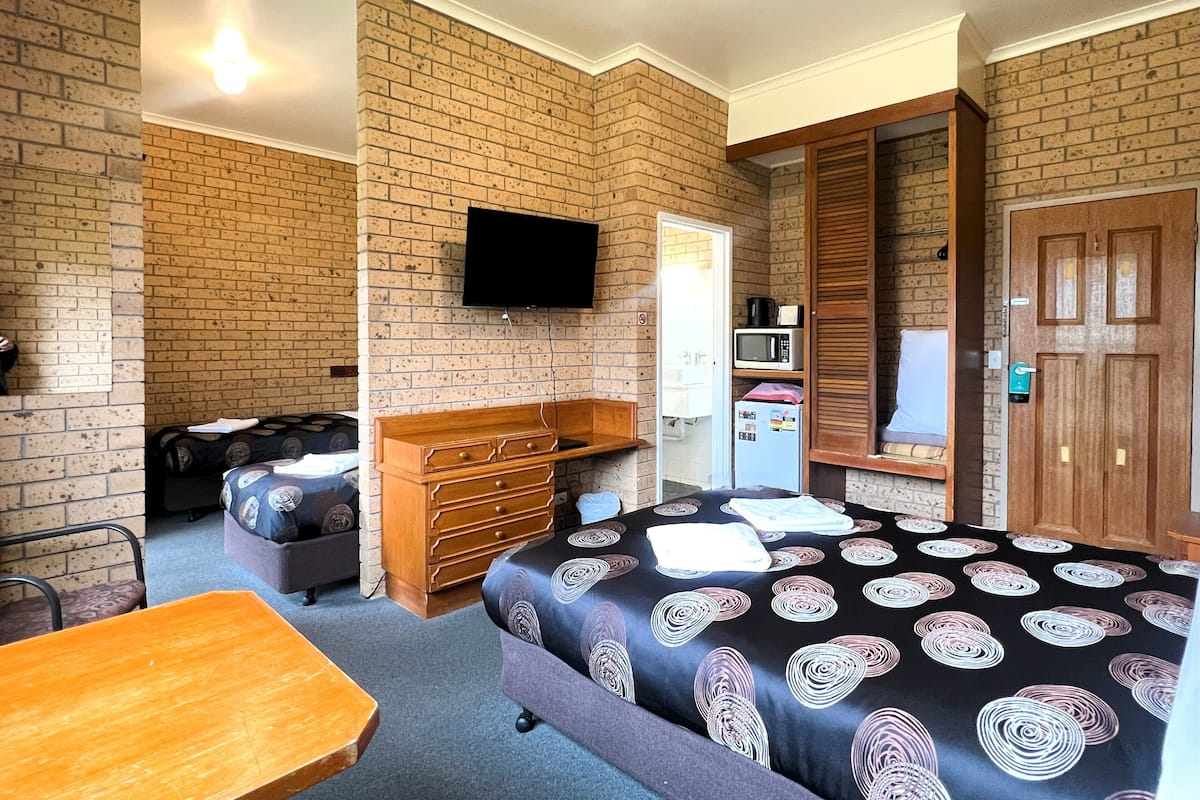 Chambre Familiale | Coffres-forts dans les chambres, bureau