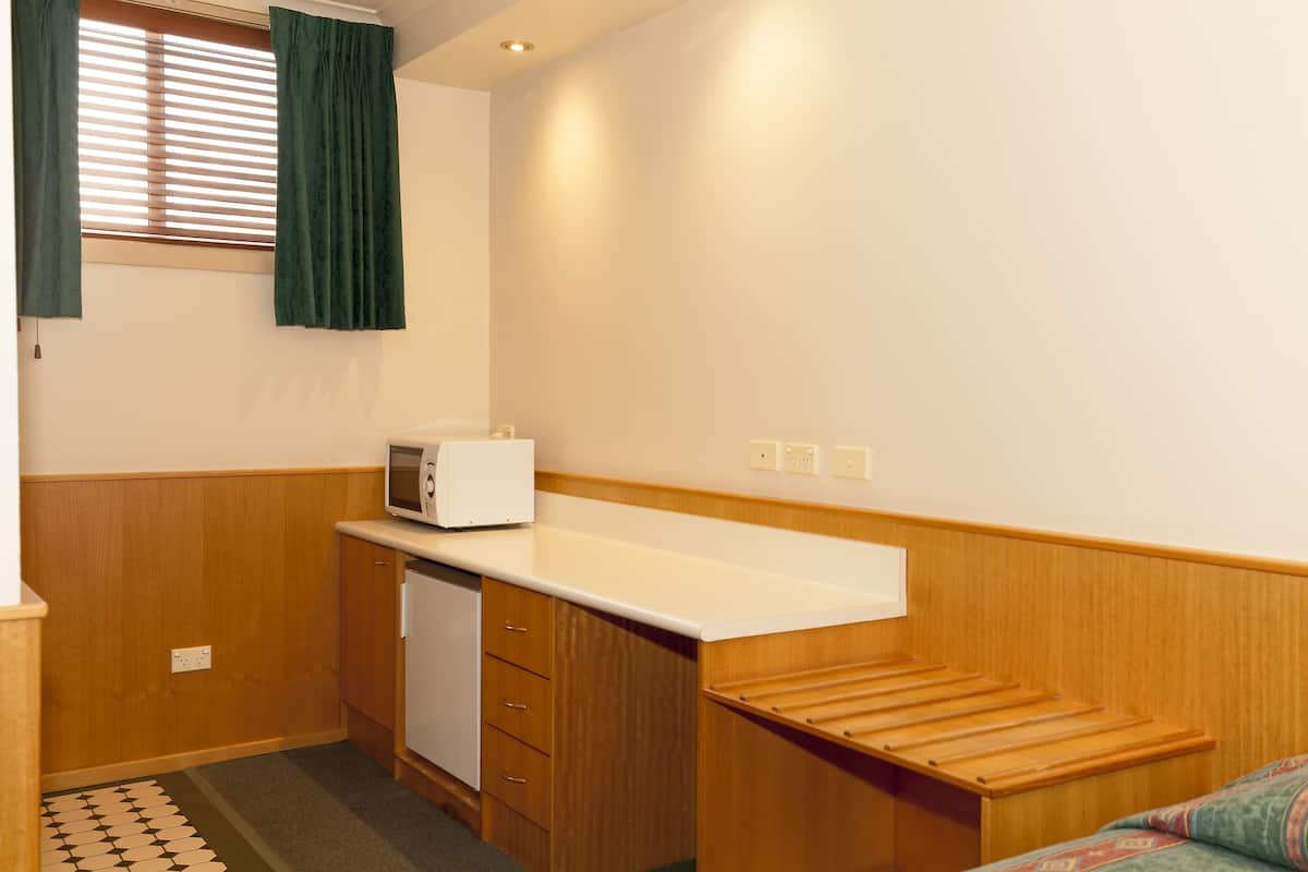 family room | private kitchenette | mini-fridge, coffee/tea maker, electric kettle