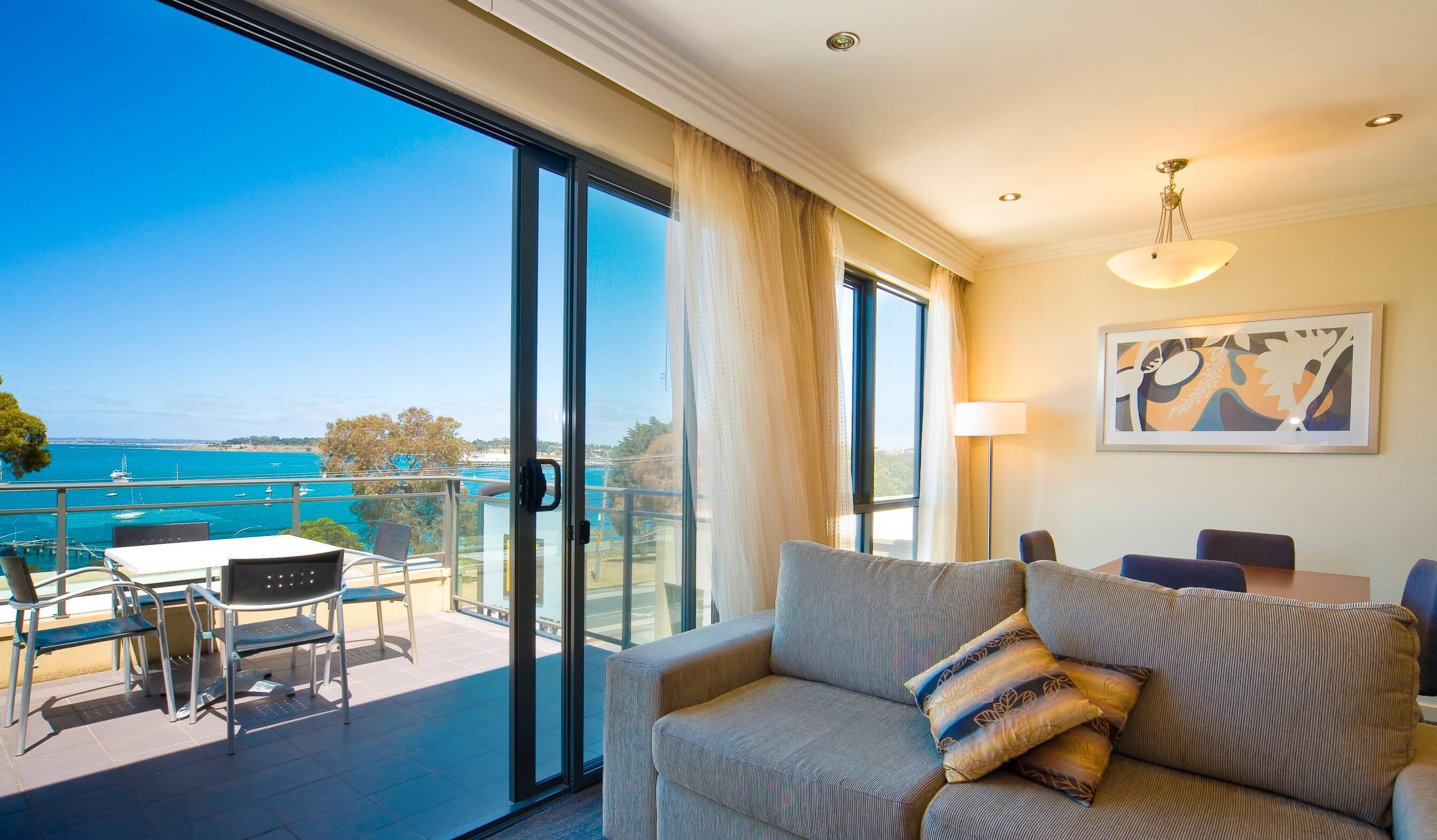 Bayview Apartment One Bedroom | In-room safe, soundproofing, iron/ironing board, free WiFi