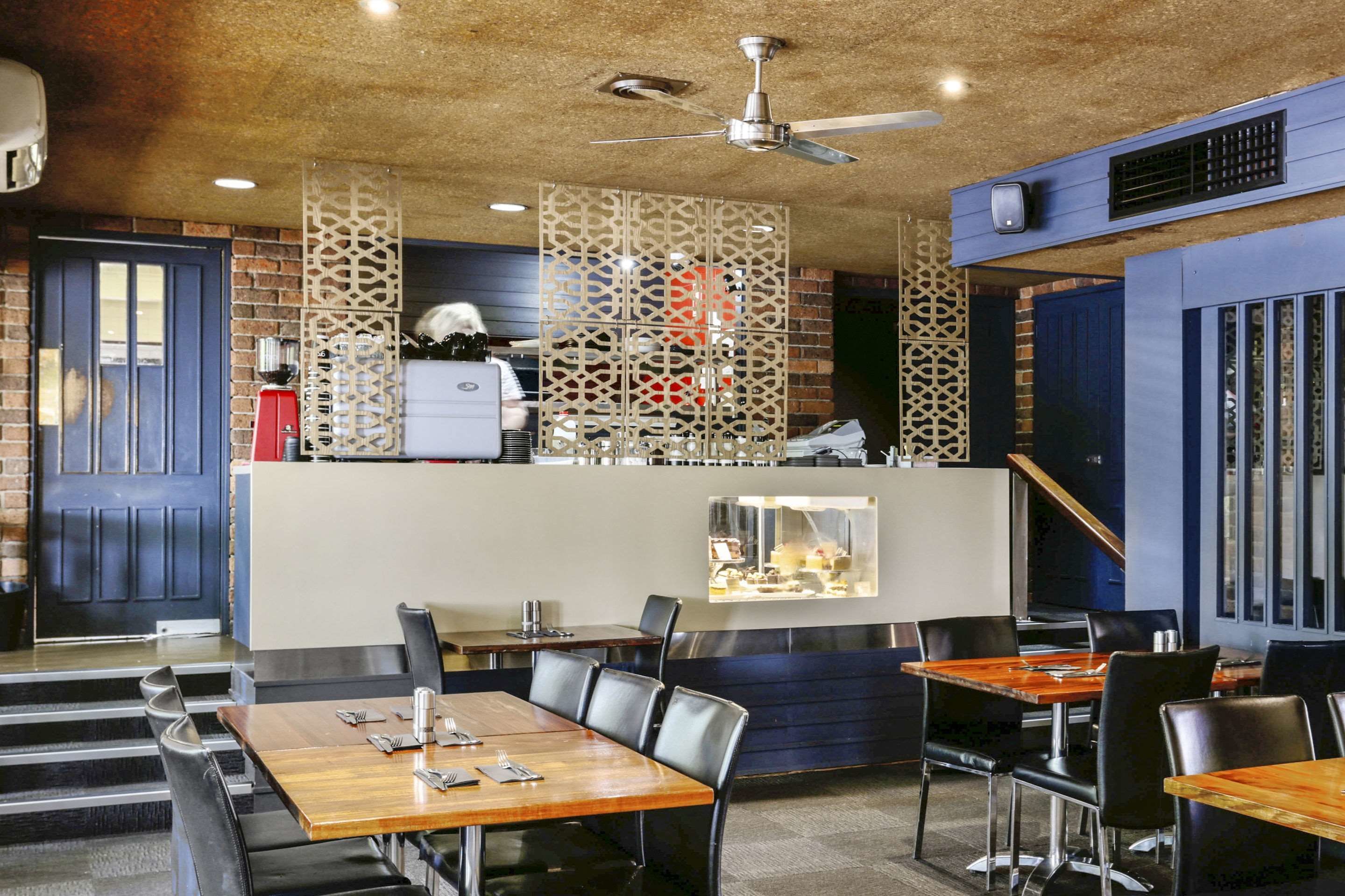 breakfast, lunch and dinner served