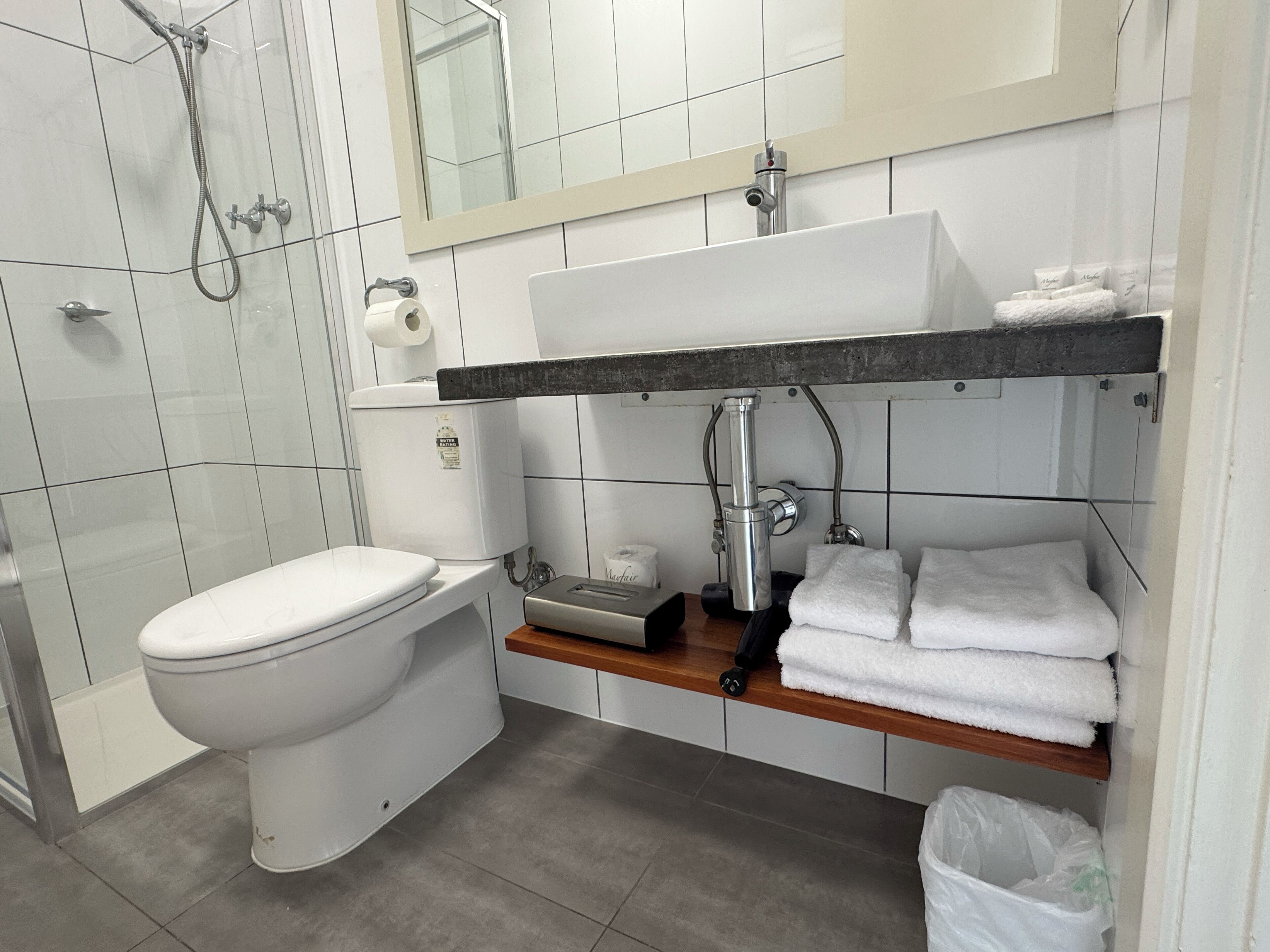 queen only | bathroom | separate bathtub and shower, free toiletries, towels