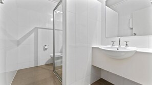 Family Room | Bathroom | Shower, free toiletries, hair dryer, towels - The Capital Horsham (Horsham)