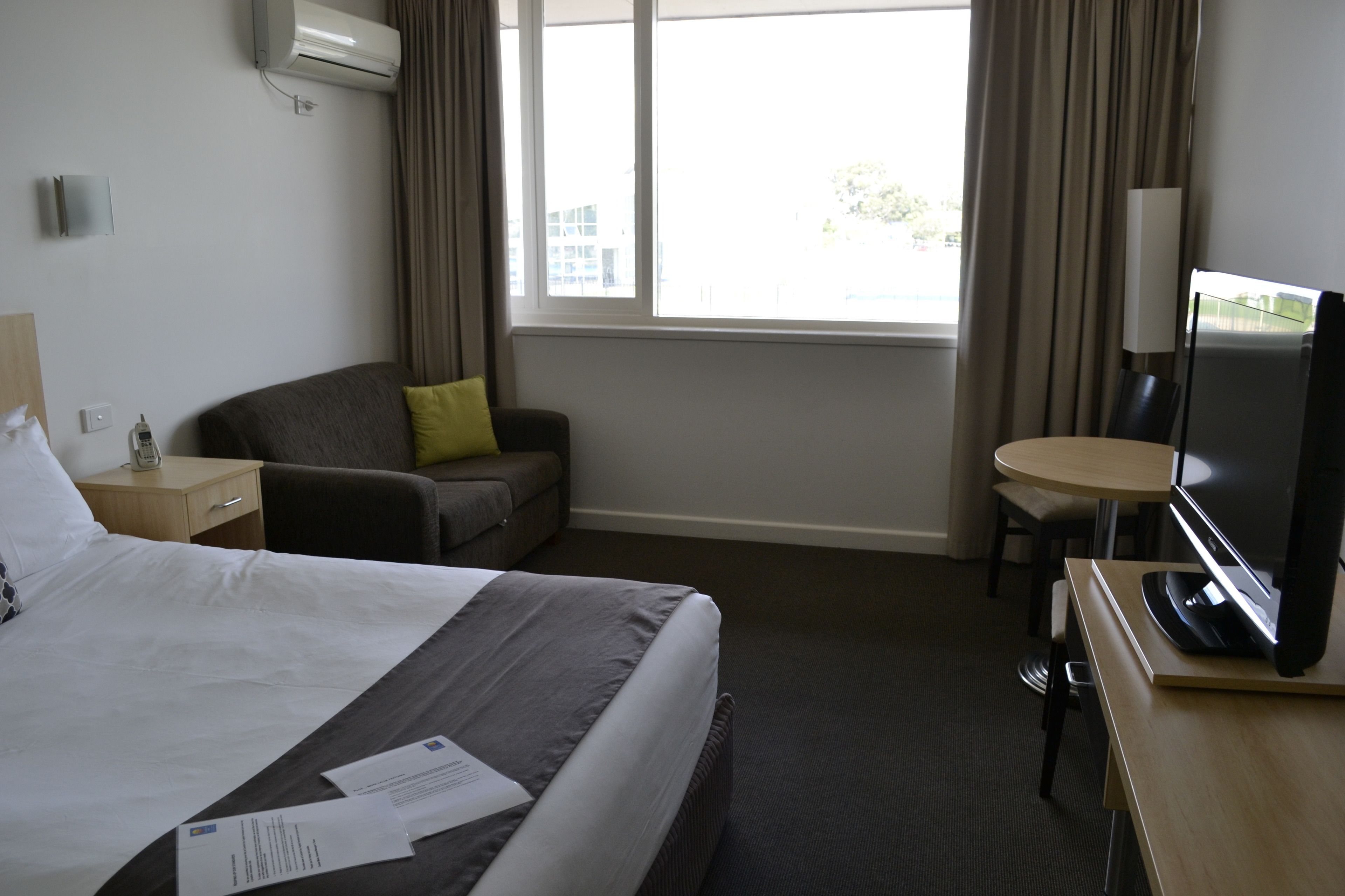 executive room - park view | desk, iron/ironing board, free wifi, bed sheets
