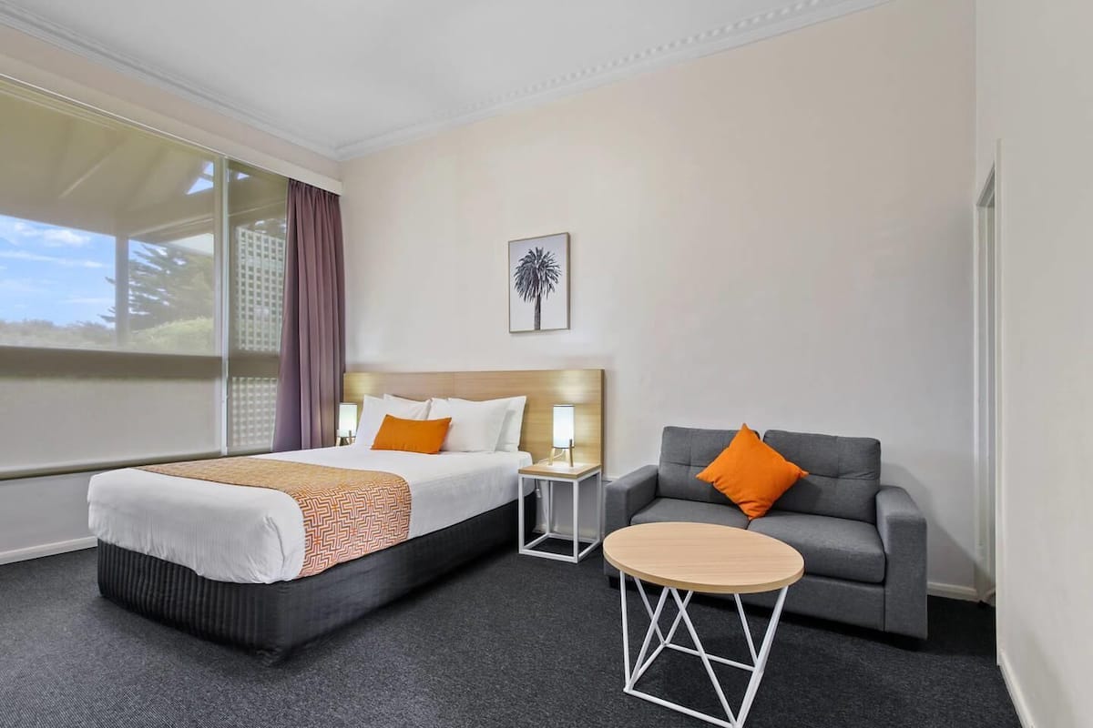 Habitación, 1 cama de matrimonio | Ropa de cama de alta calidad y minibar (con algunos artículos gratuitos)