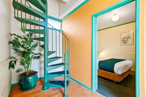 Townhome, 2 Bedrooms | Premium bedding, free minibar items, desk, blackout drapes