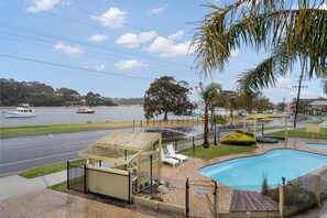 Pool - Comfort Inn & Suites Lakes Entrance (Lakes Entrance)