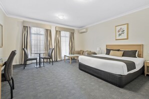 Desk, laptop workspace, iron/ironing board, free WiFi