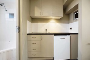 Suite, 3 chambres, baignoire à jets | Minibar, bureau, fer et planche à repasser, Wi-Fi gratuit