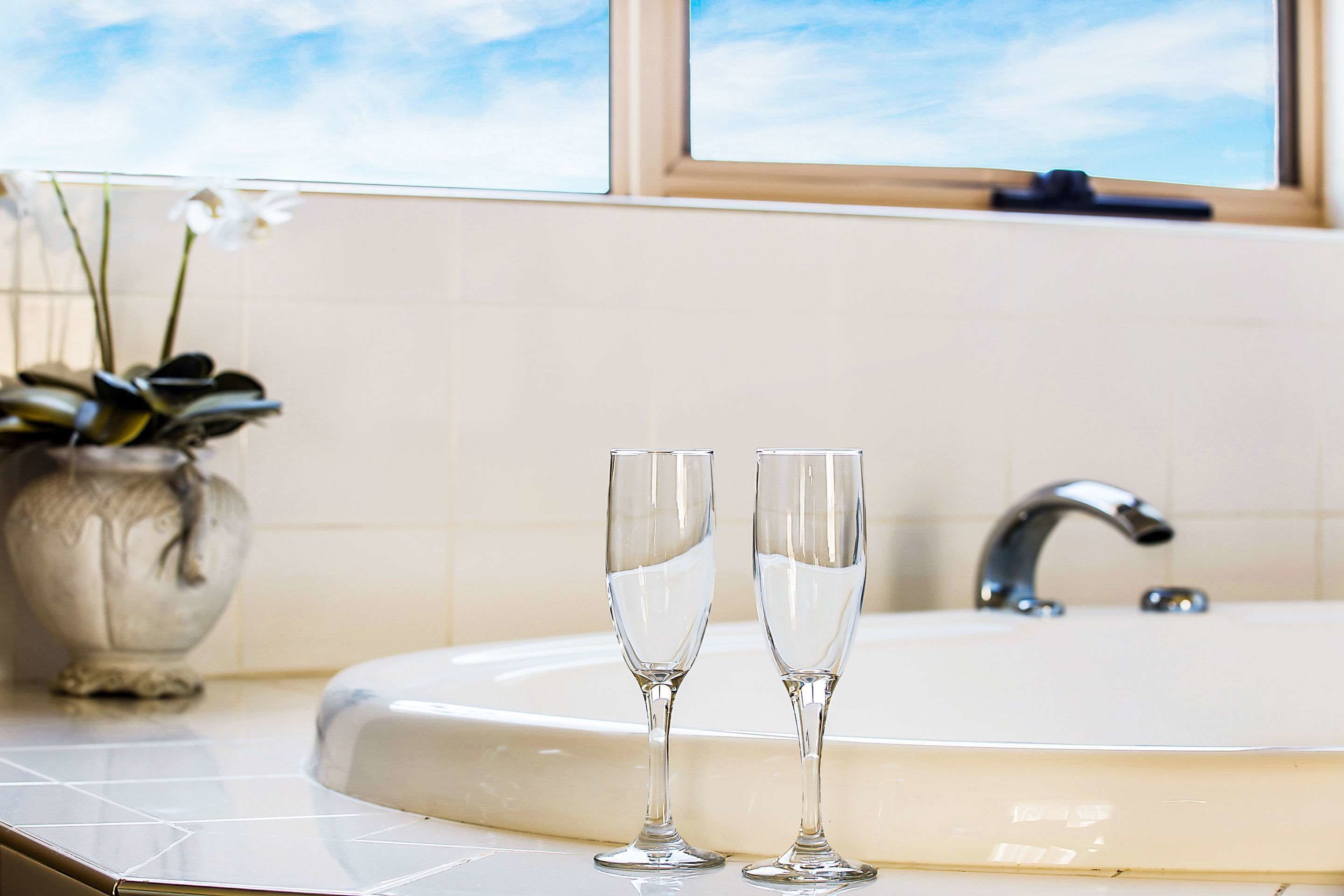 premium king spa suite | minibar, desk, iron/ironing board, free wifi