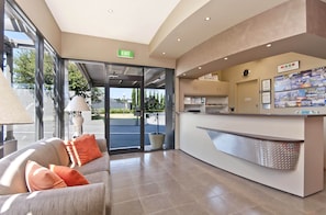 Reception - Comfort Inn On Raglan (Warrnambool)