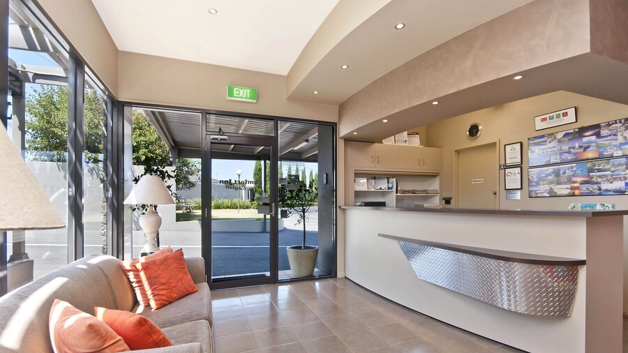 Comfort Inn On Raglan