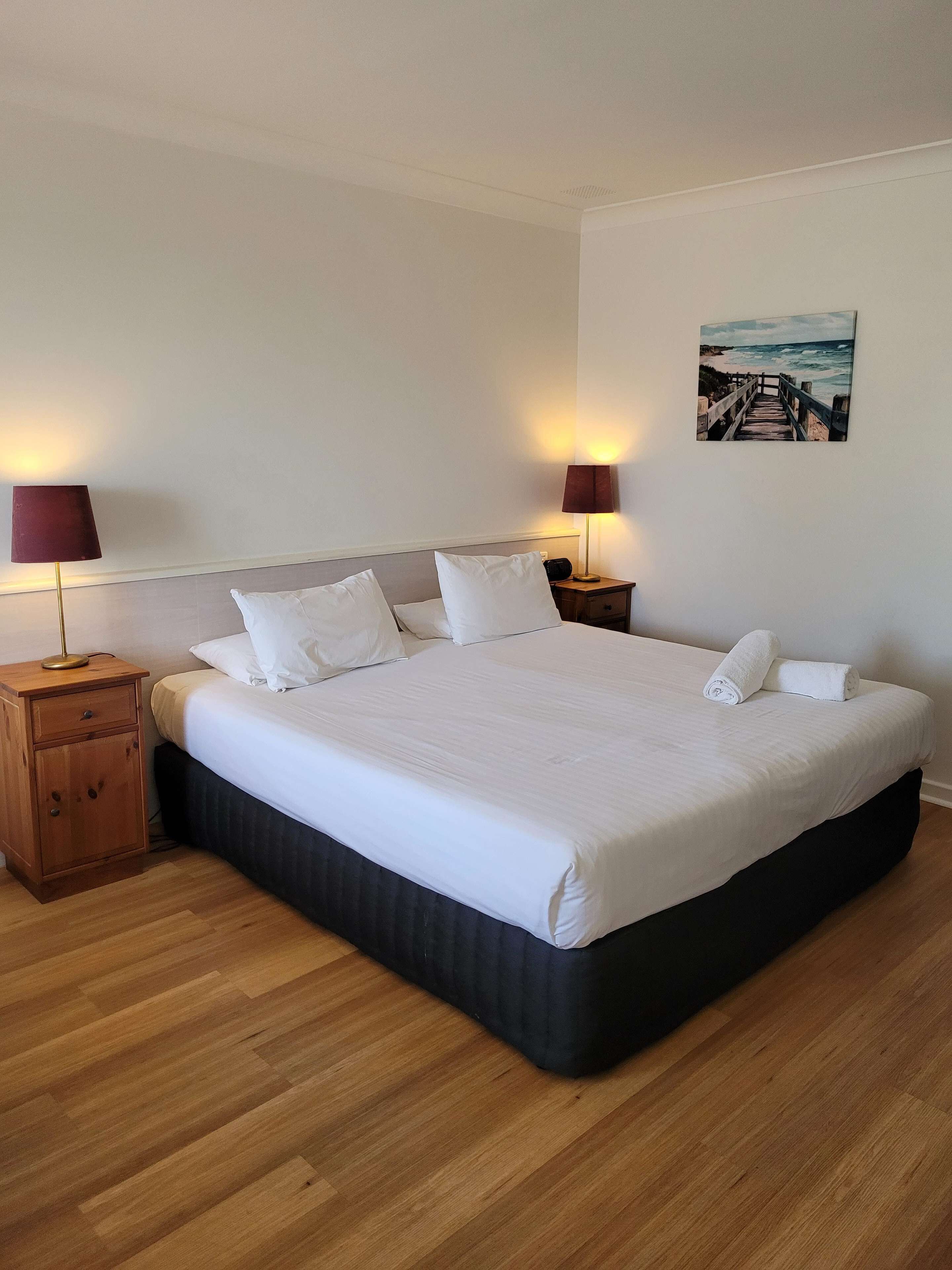 Standard Room, 1 King Bed, Non Smoking