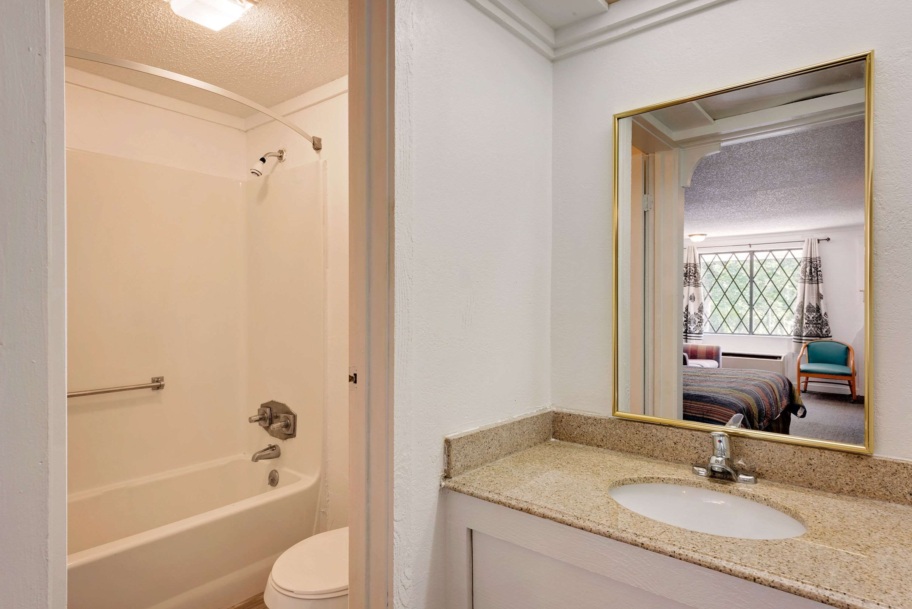 Knights Inn Macedonia