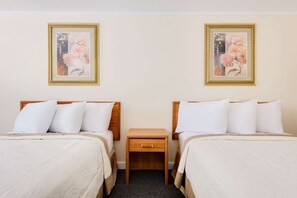 Kamar, 2 Tempat Tidur Double | Seprai antialergi, setrika/meja setrika, dan tempat tidur bayi gratis