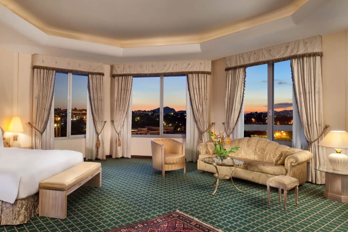 Premium bedding, minibar, in-room safe, laptop workspace