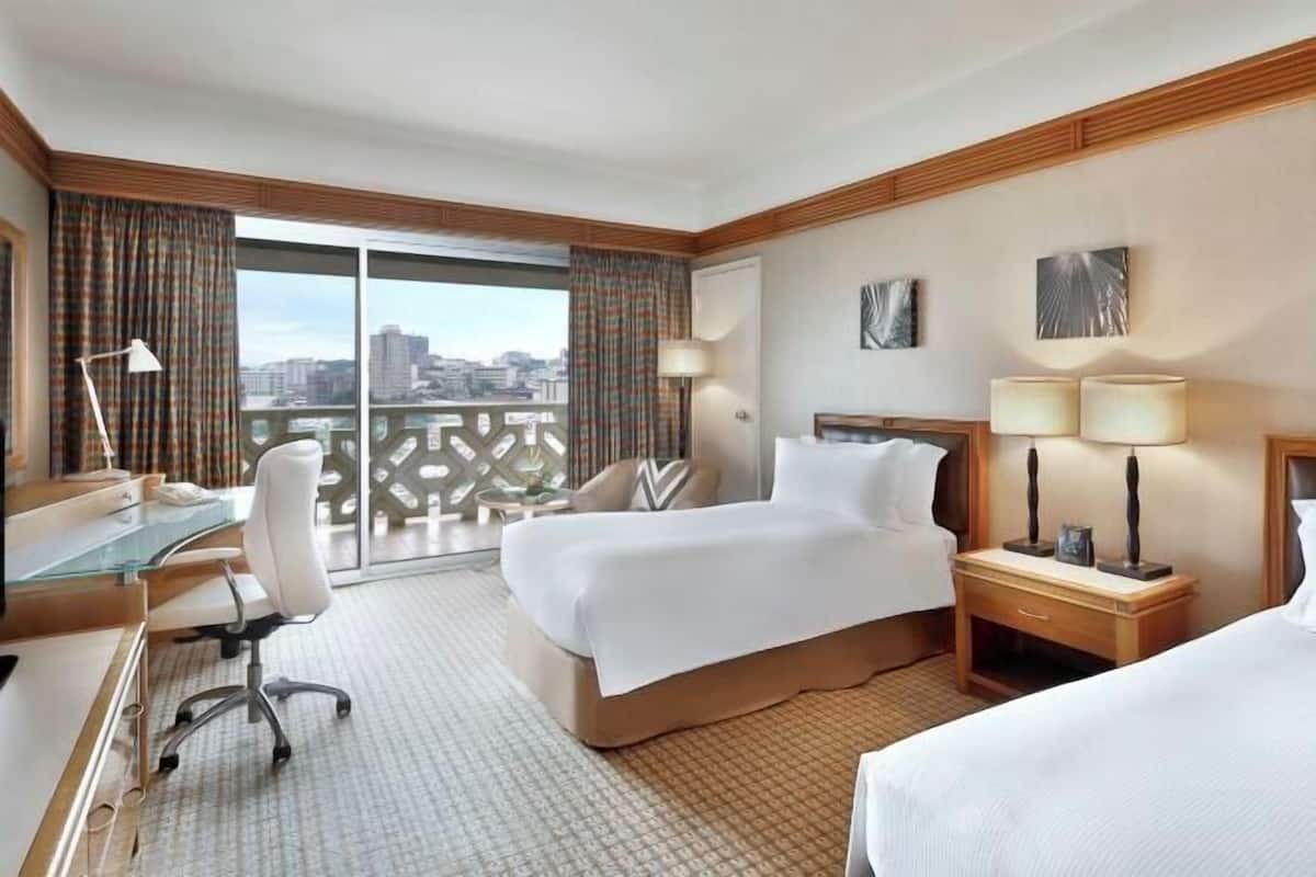 1 bedroom, premium bedding, minibar, in-room safe
