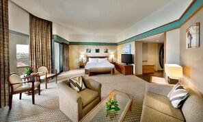 3 bedrooms, premium bedding, minibar, in-room safe