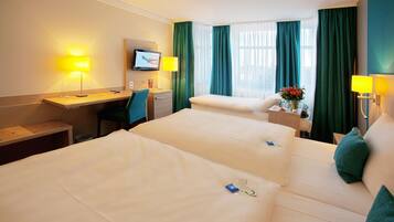 Deluxe Double Room, Non Smoking, Refrigerator | In-room safe, desk, blackout drapes, soundproofing