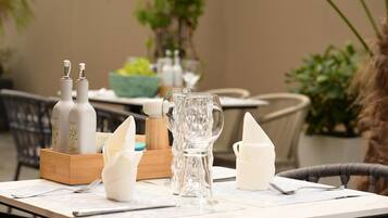 Alimentação e bebidas