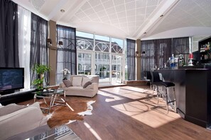 TV - Tryp by Wyndham Munich North (Neufahrn bei Freising)