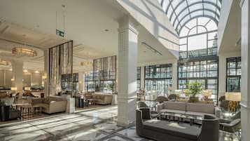 4 bars/lounges, poolside bar