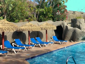 Outdoor pool, pool loungers