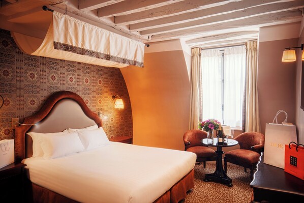 Deluxe Double Room | Premium bedding, minibar, in-room safe, desk