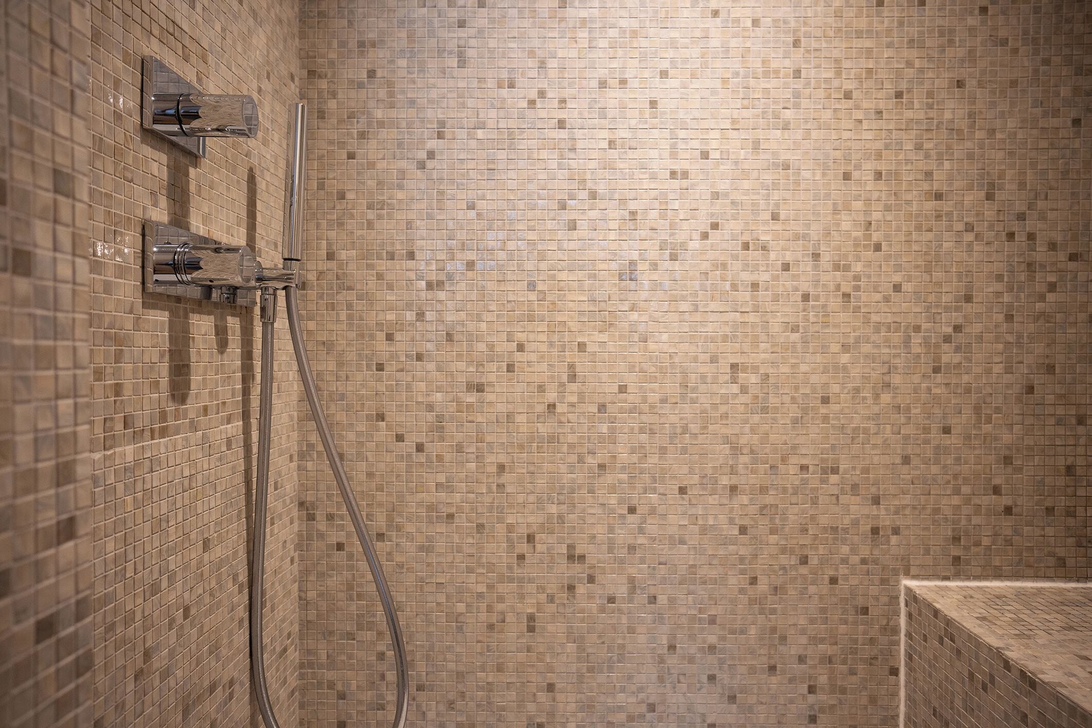 classic double room | bathroom | designer toiletries, hair dryer, bathrobes, towels