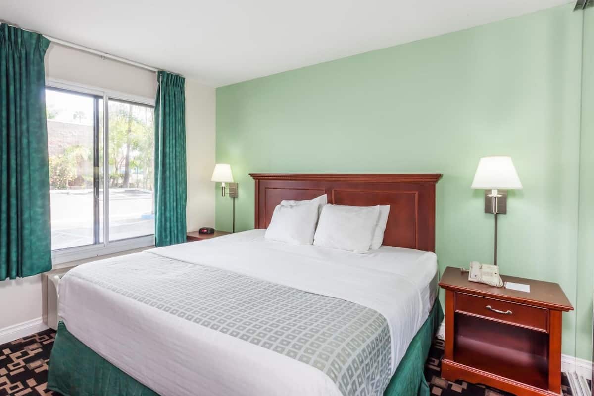 In-room safe, desk, soundproofing, iron/ironing board